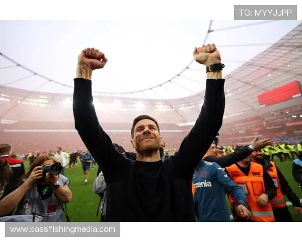 皇马,是否已进入新王朝阶段,这一疑问正随其近期表现引发讨论 皇马,是否已进入新王朝阶段,这一疑问正随其近期表现引发讨论