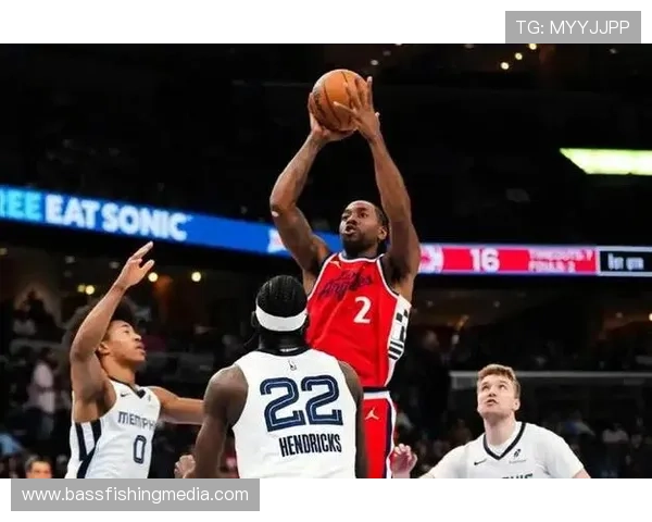 班西蒙斯挡拆对抗伦纳德 制造错位改写球队得分结构